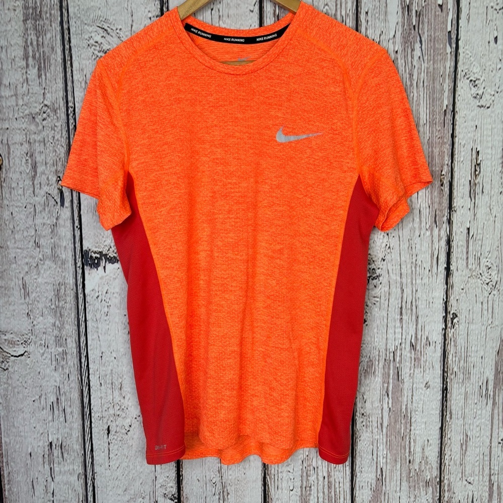 Nike Dri-Fit Women’s Neon Orange Short‎ Sleeve Activewear Running T-Shirt Medium